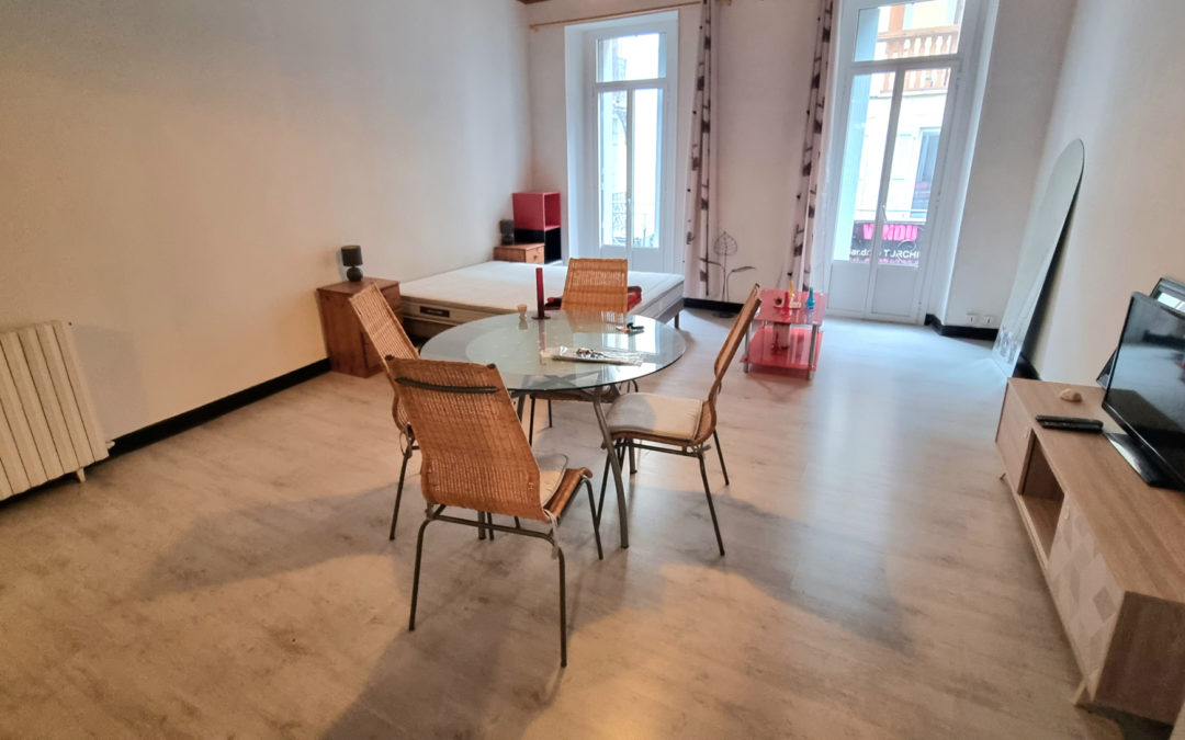 grand studio 38 m2 centre bagnéres de bigorre
