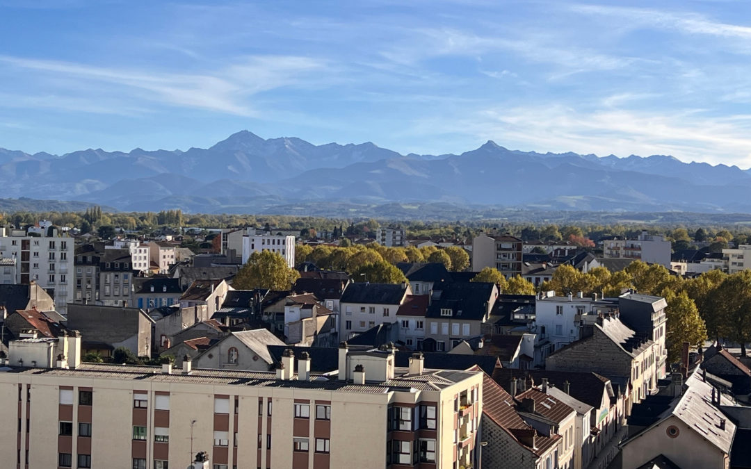 Appartement T3 traversant avec balcon   Vue Pyrénées
